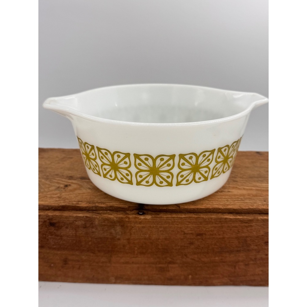 Pyrex Verde Square Flowers 474-B Casserole Dish 1.5 Qt White Milk Glass No Lid